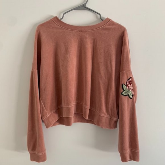 Soft Rose Patched sweater - Picture 1 of 2